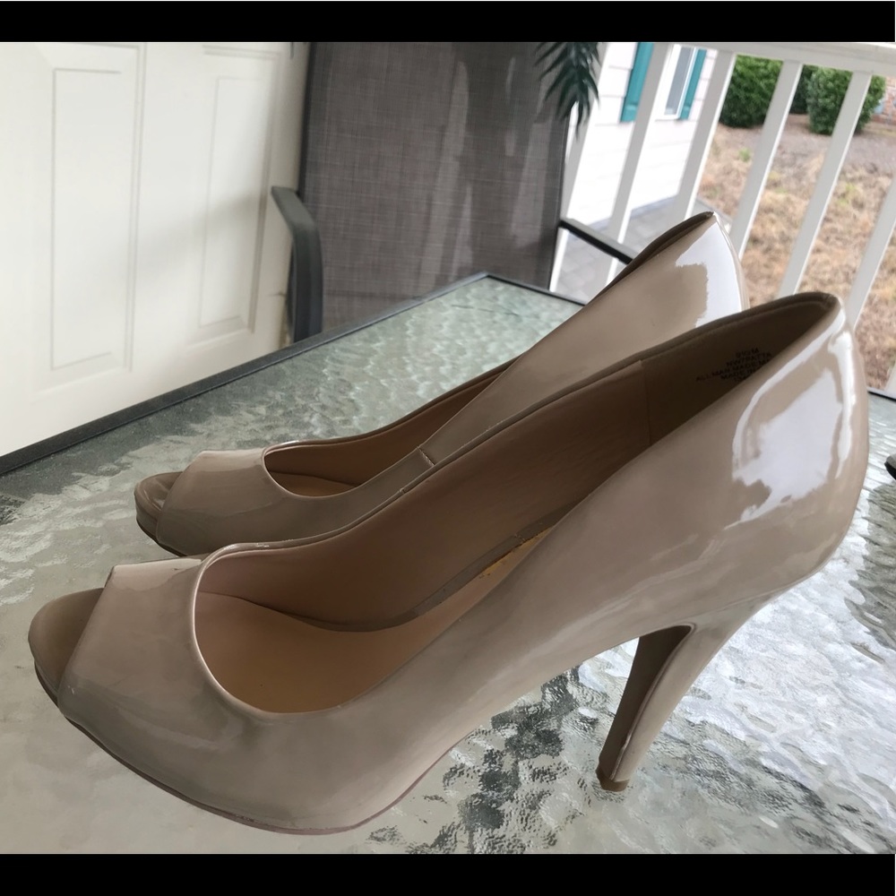 Nine West Cream Patent Leather open toe pumps